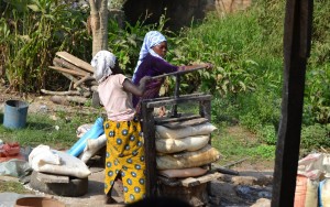 Women Processing Cassava in South West Nigeria © Margaret Adesugba